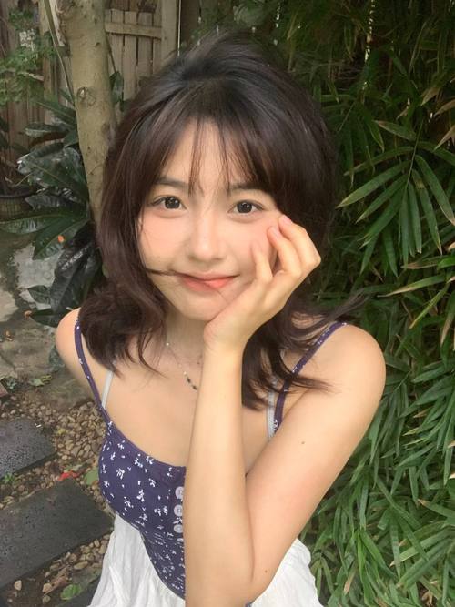 女生下体有黄黄结块的分泌物的相关介绍