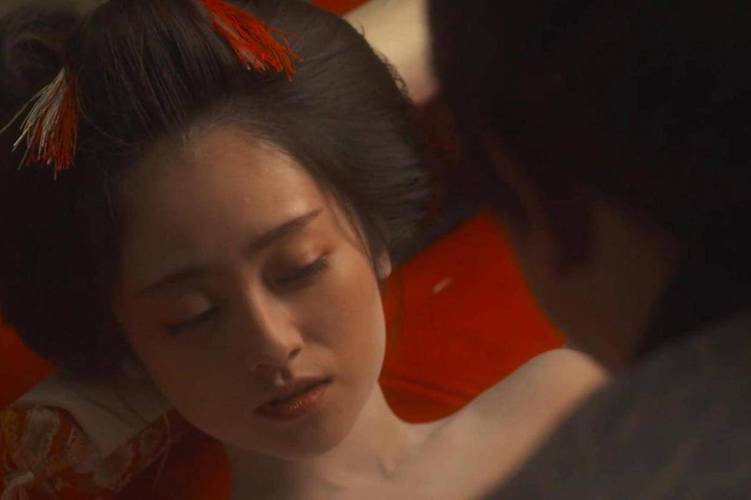 美女性感丝袜av一区二区的相关介绍