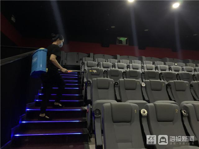 玩弄娇小屁股菊眼…的相关介绍