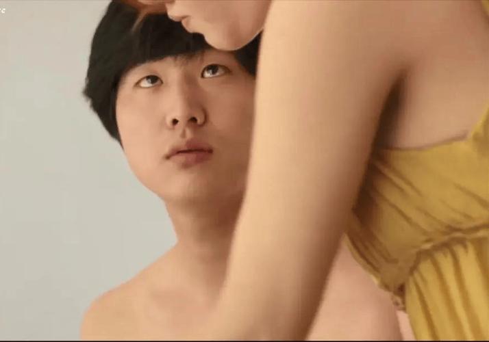 《一边亲一边摸》免费的相关介绍