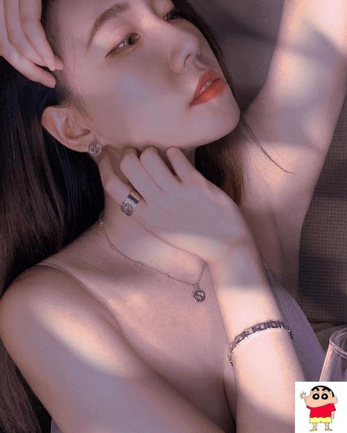 操肥白女人的相关介绍