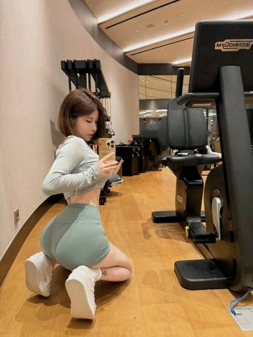 黄色录像女女人的相关介绍