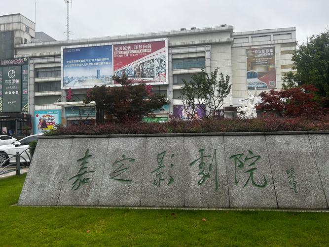 女生尿道分泌黄色分泌物的相关介绍