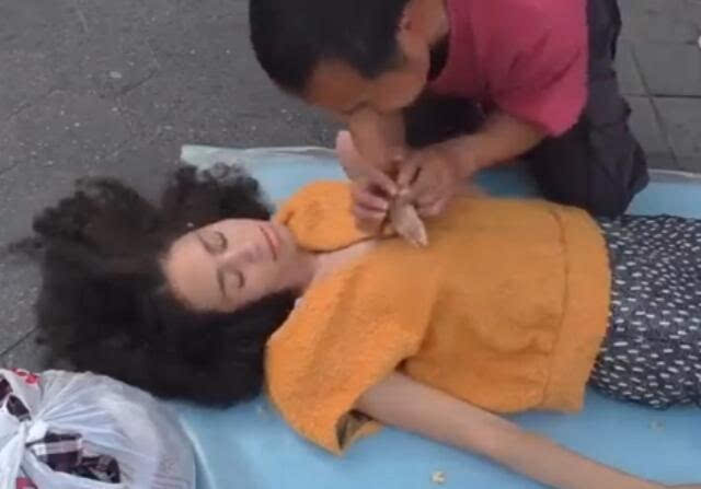 中国少妇又黄又多水av的相关介绍