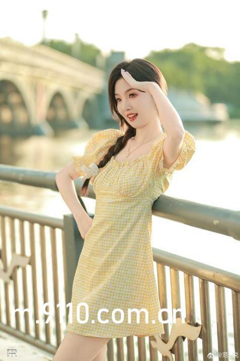 操老师出白浆的相关介绍