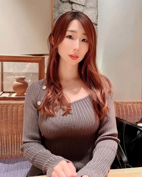 嫩草伊人久久久av少妇的相关介绍
